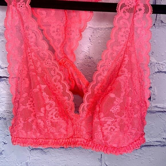 Victoria Secret Lace Bra - Picture 8 of 8